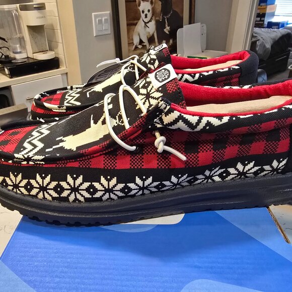 Hey Dude Mens Wally Holiday Cheers Slip-On Casual Shoe US 10 NEW CHRISTMAS - Picture 1 of 16